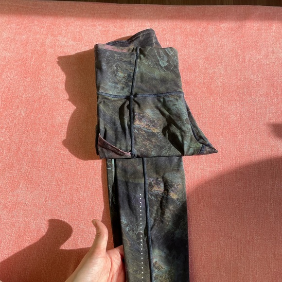 Lululemon Fast & Free 7/8 - size 4 - Radiant Multi - Picture 6 of 6